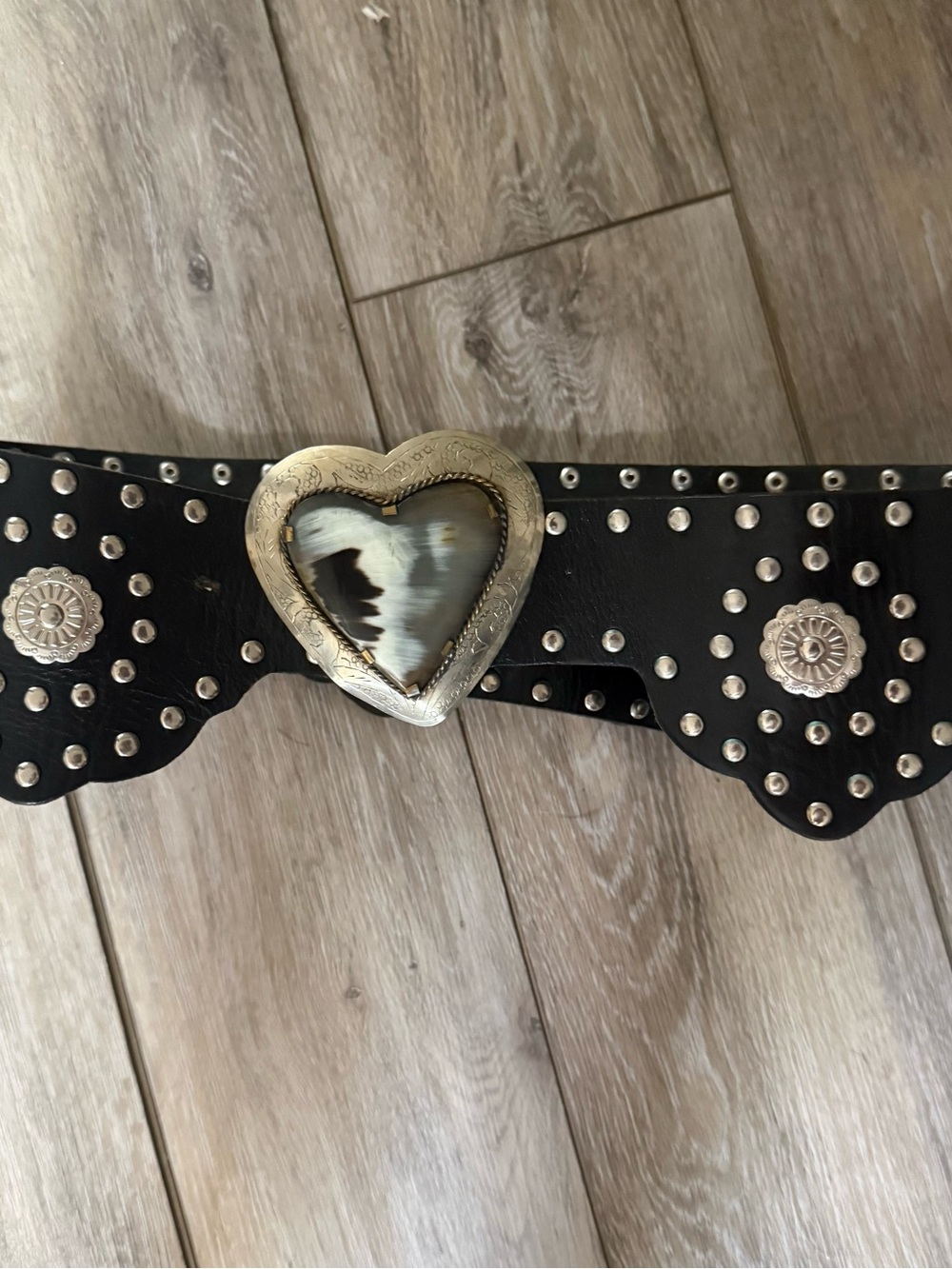 Leather boho heart belt with stone and studs - Picture 3 of 4